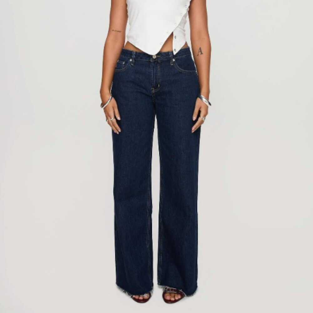 PRINCESS POLLY DARLA LOW RISE STRAIGHT JEANS (PETITE)
